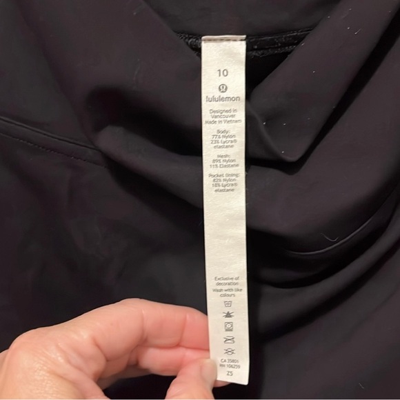 Lululemon everlux 28” mastered motion pocket leggings with mesh sz 10 - Picture 10 of 10